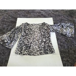 Jennifer Lopez Satiny Black Gray Abstract Print Small Bell Sleeve Pullover Top
